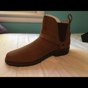 Never worn Teva boot size 8